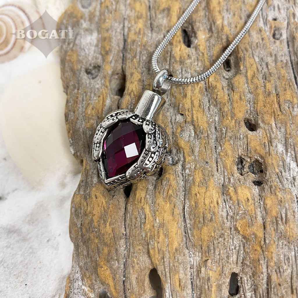 J-720 - Winged Heart-Stone - Pendant with Chain